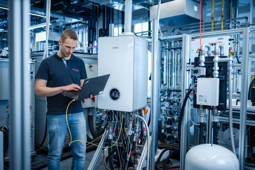 Forschung und Entwicklung für Wärmepumpen-Hybridlösungen bei Bosch.